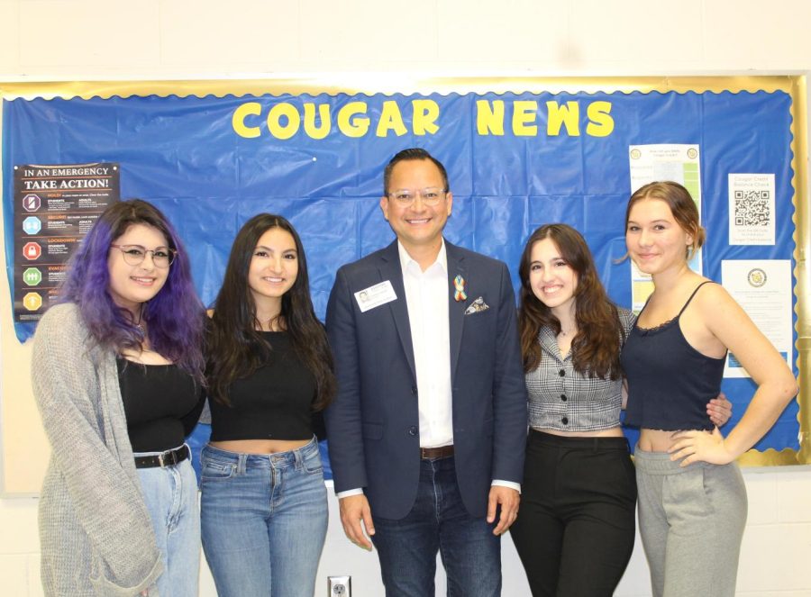 Political Discussion Clubs officers with Carlos  Guillermo Smith (left to right), Mari Belghazi, Veronica Ramos, Ella Bisson, and Sarah Walker.