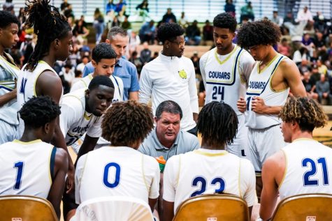 Boys Varsity Basketball Overcomes Injuries in Competitive Season