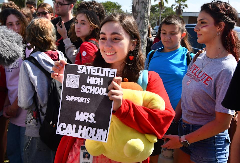 Satellite high school students rally in support of Ms. Calhoun.